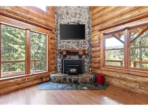 29296 Mctavish Lane Eugene OR 97402