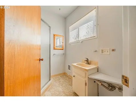 2115 California Avenue Coos Bay OR 97420
