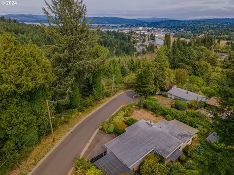 2115 California Avenue Coos Bay OR 97420