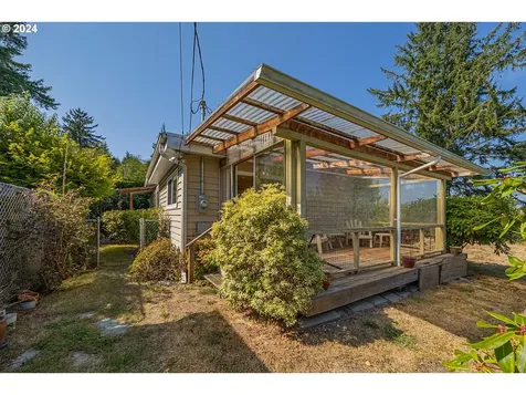 2115 California Avenue Coos Bay OR 97420