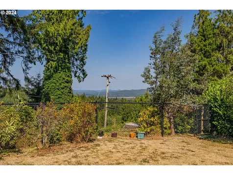 2115 California Avenue Coos Bay OR 97420