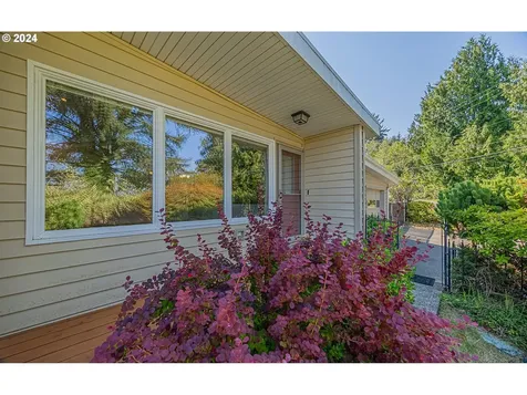 2115 California Avenue Coos Bay OR 97420