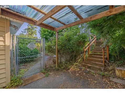 2115 California Avenue Coos Bay OR 97420