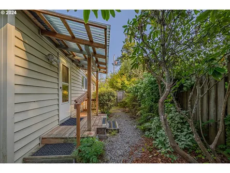 2115 California Avenue Coos Bay OR 97420