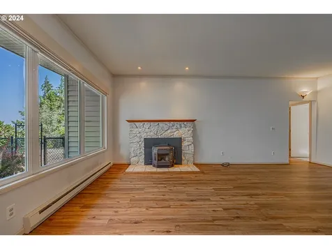 2115 California Avenue Coos Bay OR 97420