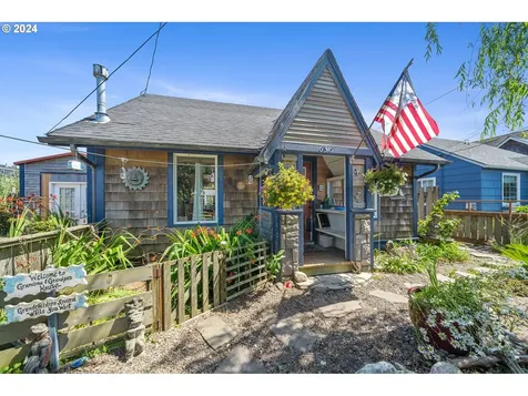 6516 SW Galley Avenue Lincoln City OR 97367
