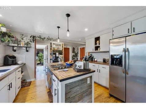 6516 SW Galley Avenue Lincoln City OR 97367