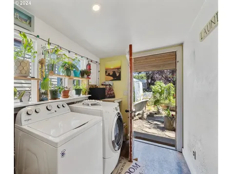 6516 SW Galley Avenue Lincoln City OR 97367