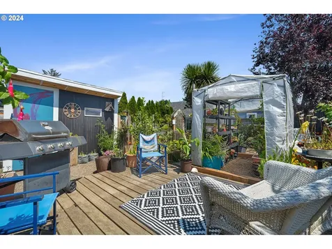 6516 SW Galley Avenue Lincoln City OR 97367