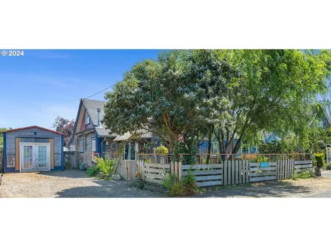 6516 SW Galley Avenue Lincoln City OR 97367