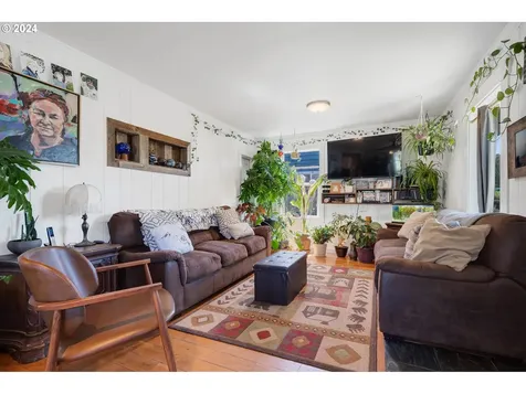 6516 SW Galley Avenue Lincoln City OR 97367