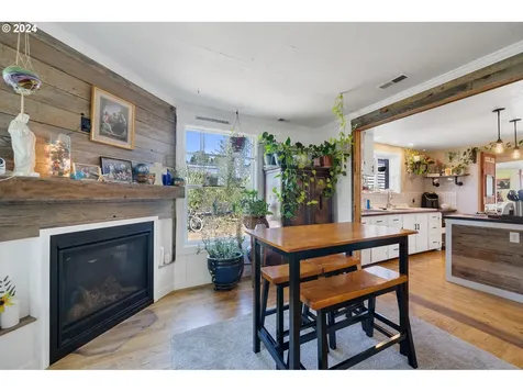 6516 SW Galley Avenue Lincoln City OR 97367
