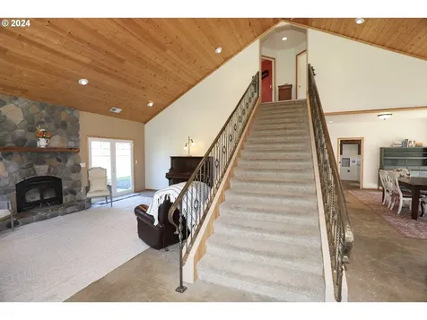6910 Upper Olalla Road Winston OR 97496