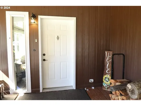 6910 Upper Olalla Road Winston OR 97496