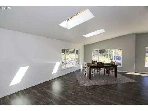 6910 Upper Olalla Road Winston OR 97496