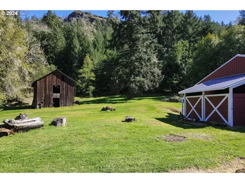 6910 Upper Olalla Road Winston OR 97496