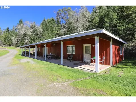 6910 Upper Olalla Road Winston OR 97496