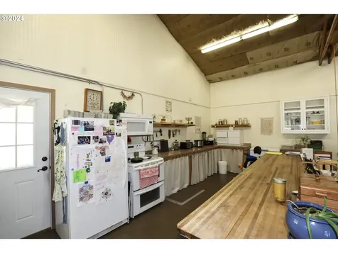 6910 Upper Olalla Road Winston OR 97496