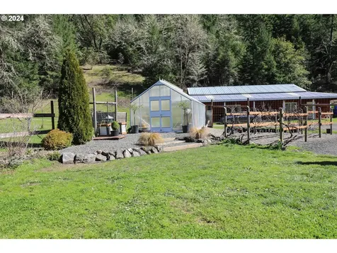 6910 Upper Olalla Road Winston OR 97496