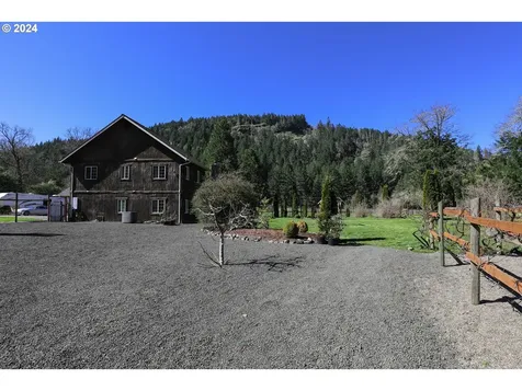 6910 Upper Olalla Road Winston OR 97496