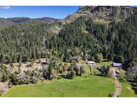 6910 Upper Olalla Road Winston OR 97496