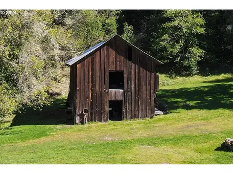 6910 Upper Olalla Road Winston OR 97496