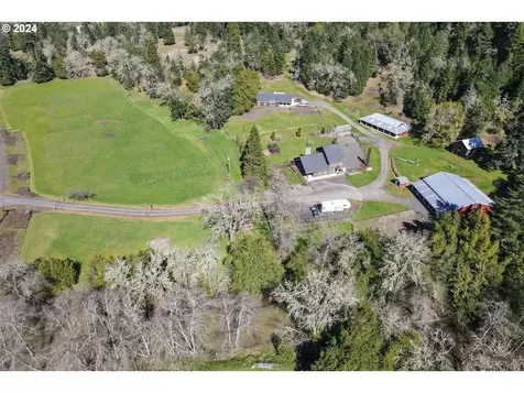 6910 Upper Olalla Road Winston OR 97496