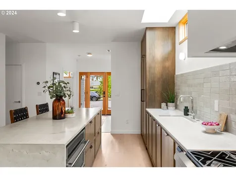 6741 Se Kelly Street Portland OR 97206