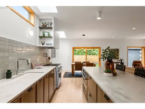 6741 Se Kelly Street Portland OR 97206