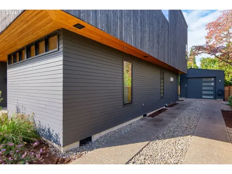 6741 Se Kelly Street Portland OR 97206