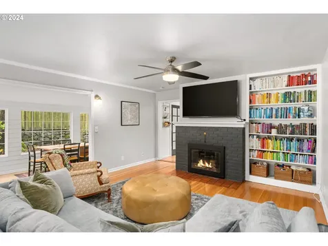 2510 SW Hume Court Portland OR 97219