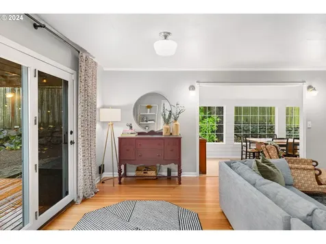 2510 SW Hume Court Portland OR 97219