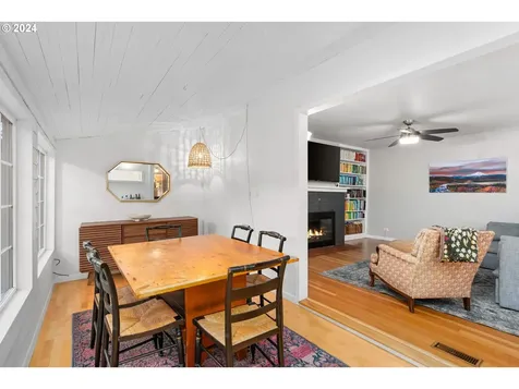 2510 SW Hume Court Portland OR 97219