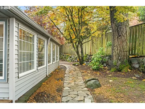 2510 SW Hume Court Portland OR 97219