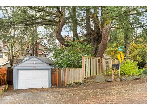 2510 SW Hume Court Portland OR 97219