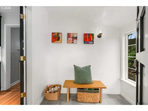 2510 SW Hume Court Portland OR 97219
