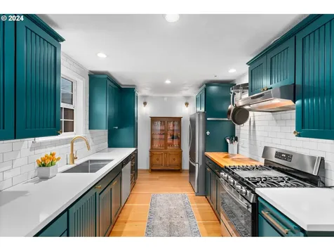 2510 SW Hume Court Portland OR 97219