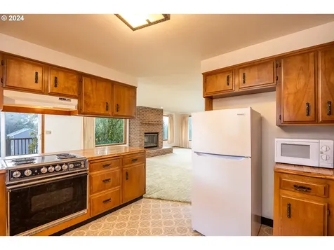 2654 SW Dune Avenue Lincoln City OR 97367