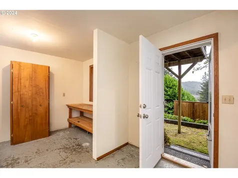 2654 SW Dune Avenue Lincoln City OR 97367