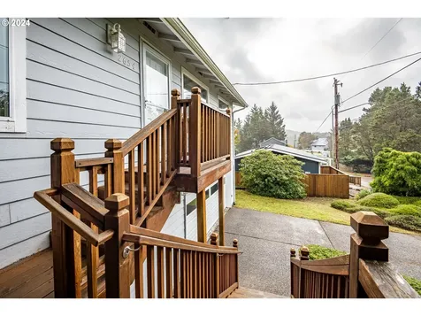 2654 SW Dune Avenue Lincoln City OR 97367