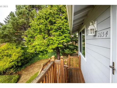 2654 SW Dune Avenue Lincoln City OR 97367