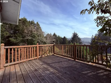 2654 SW Dune Avenue Lincoln City OR 97367