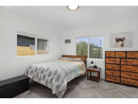 1048 NE Willow Street Roseburg OR 97470