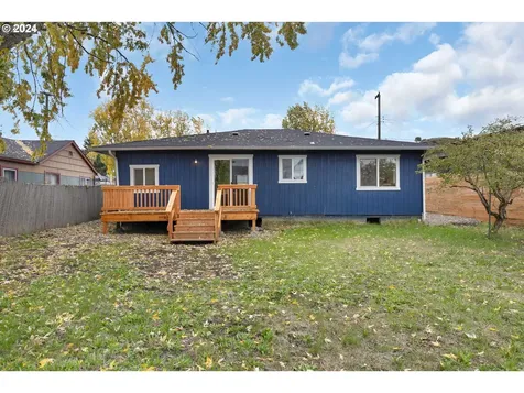 1048 NE Willow Street Roseburg OR 97470