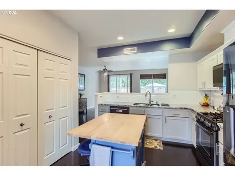 13028 Sw Princeton Lane Portland OR 97223