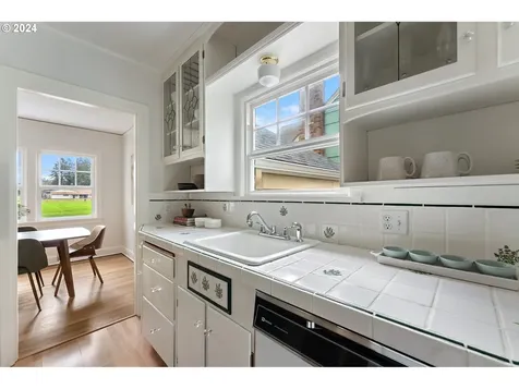 2125 NE 62nd Avenue Portland OR 97213