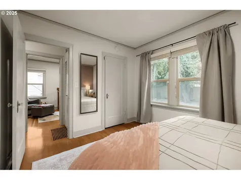 8413 SW 4th Avenue Portland OR 97219