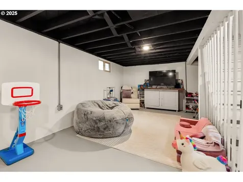8413 SW 4th Avenue Portland OR 97219
