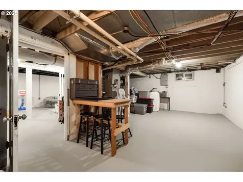 8413 SW 4th Avenue Portland OR 97219