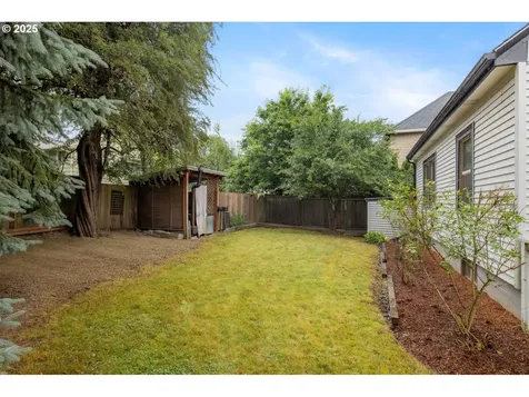 8413 SW 4th Avenue Portland OR 97219